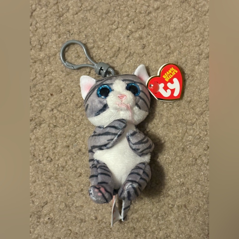 NWT Ty beanie bellies cat whose name is Mitzi